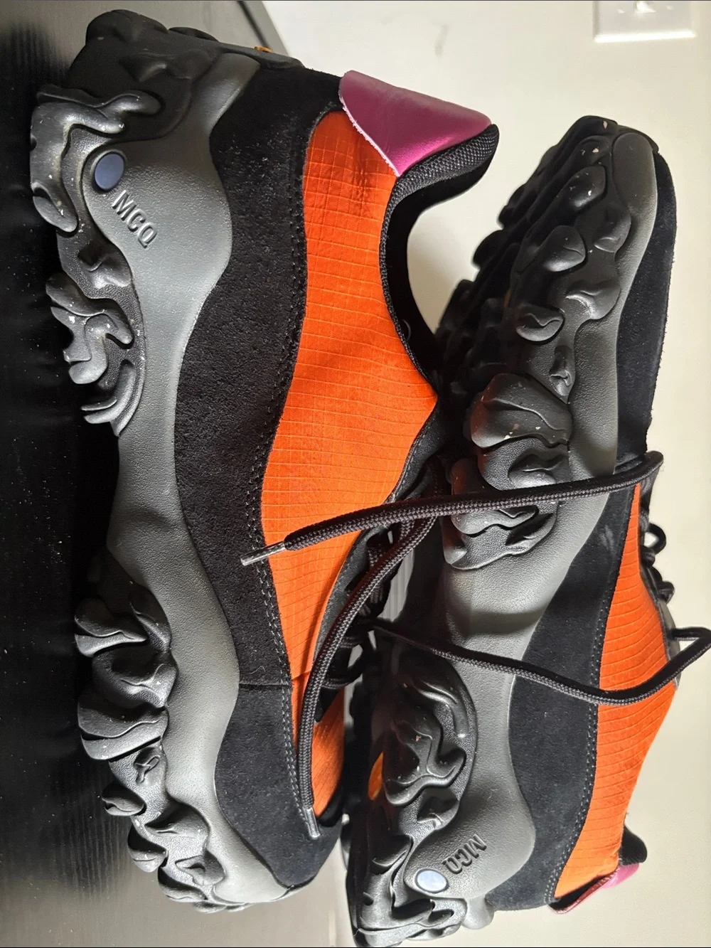 MCQ Alexander McQueen Aratana Chunky Sneakers - Orange/Black/Pink